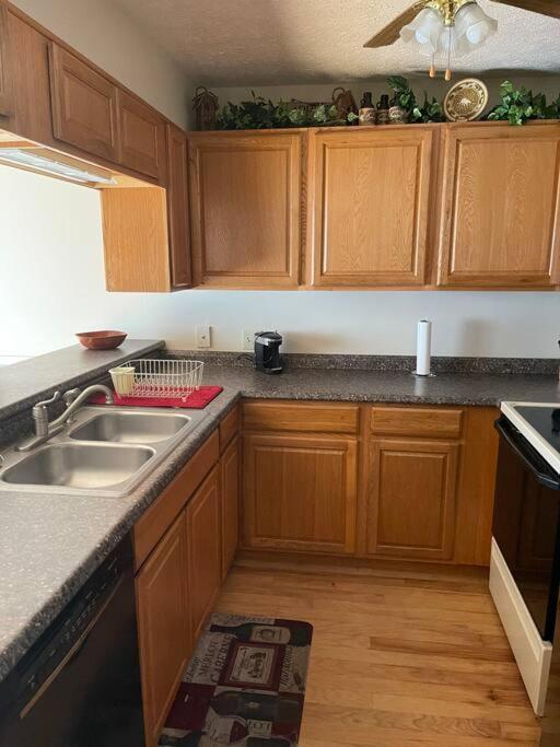 Relaxing Mountain Condo In Gatlinburg With City View ! エクステリア 写真